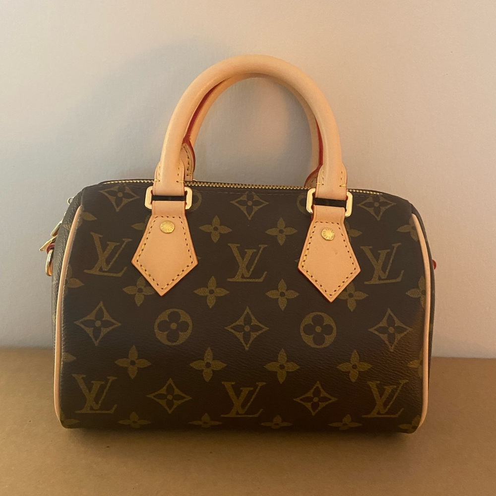New satchel handbag with leather trim
20cm size